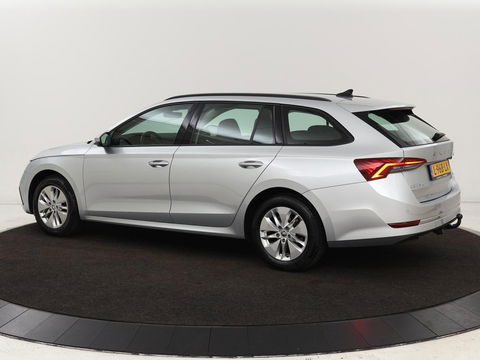 Škoda Octavia 1.5 e-TSI Business Edition | Stoelverwarming | Trekhaak | Keyless | Carplay | Navigatie | Full LED | Parkeerhulp | Digital Cockpit | Climate control | Cruise control