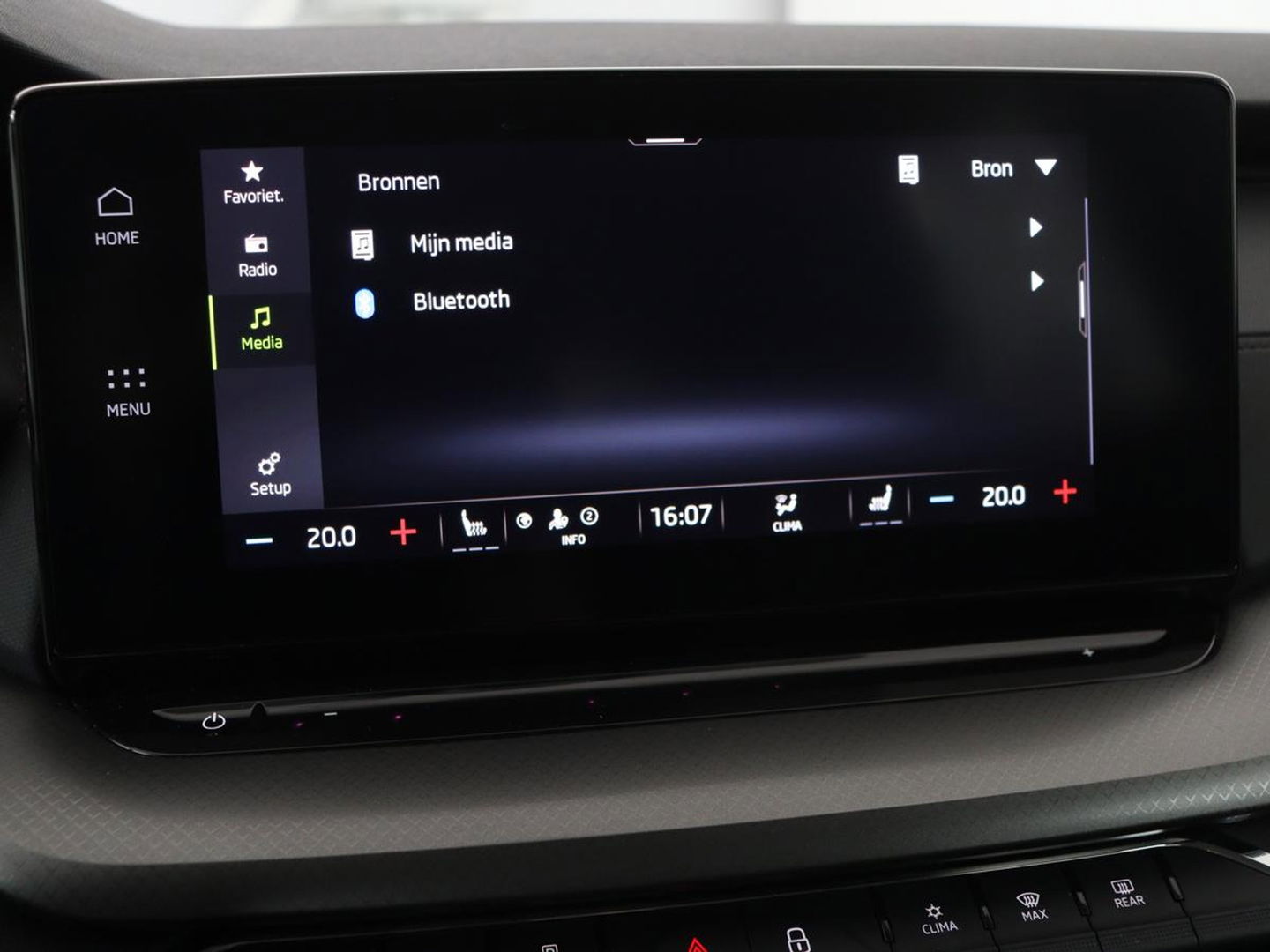 Škoda Octavia 1.5 e-TSI Business Edition | Stoelverwarming | Trekhaak | Keyless | Carplay | Navigatie | Full LED | Parkeerhulp | Digital Cockpit | Climate control | Cruise control