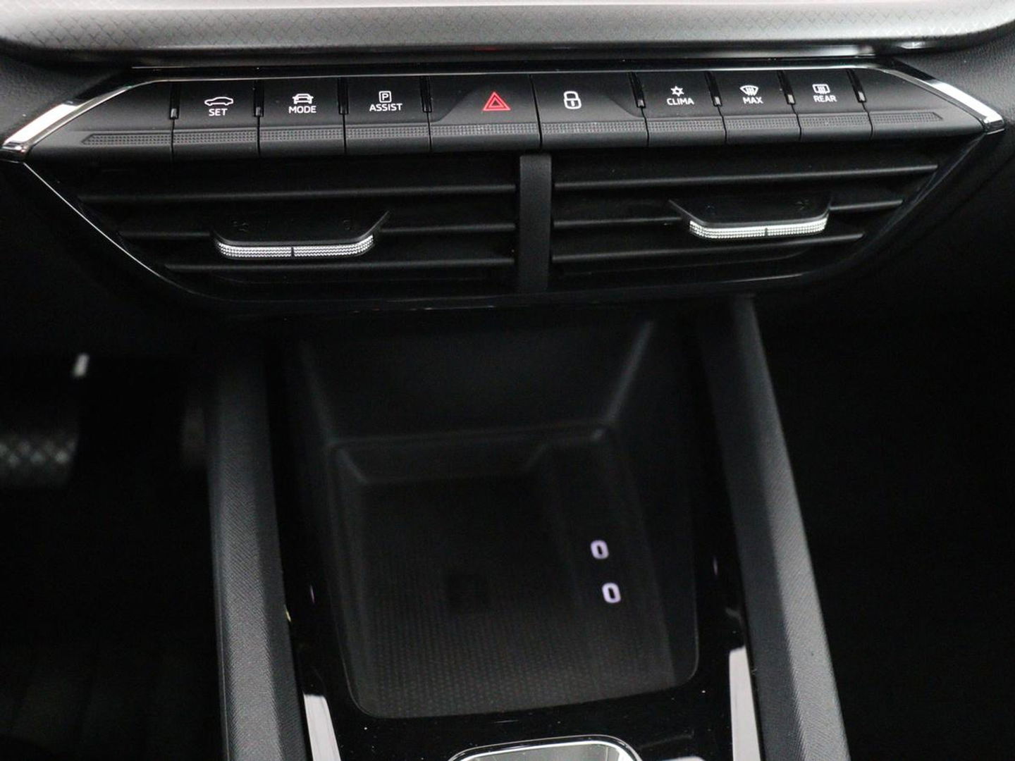 Škoda Octavia 1.5 e-TSI Business Edition | Stoelverwarming | Trekhaak | Keyless | Carplay | Navigatie | Full LED | Parkeerhulp | Digital Cockpit | Climate control | Cruise control
