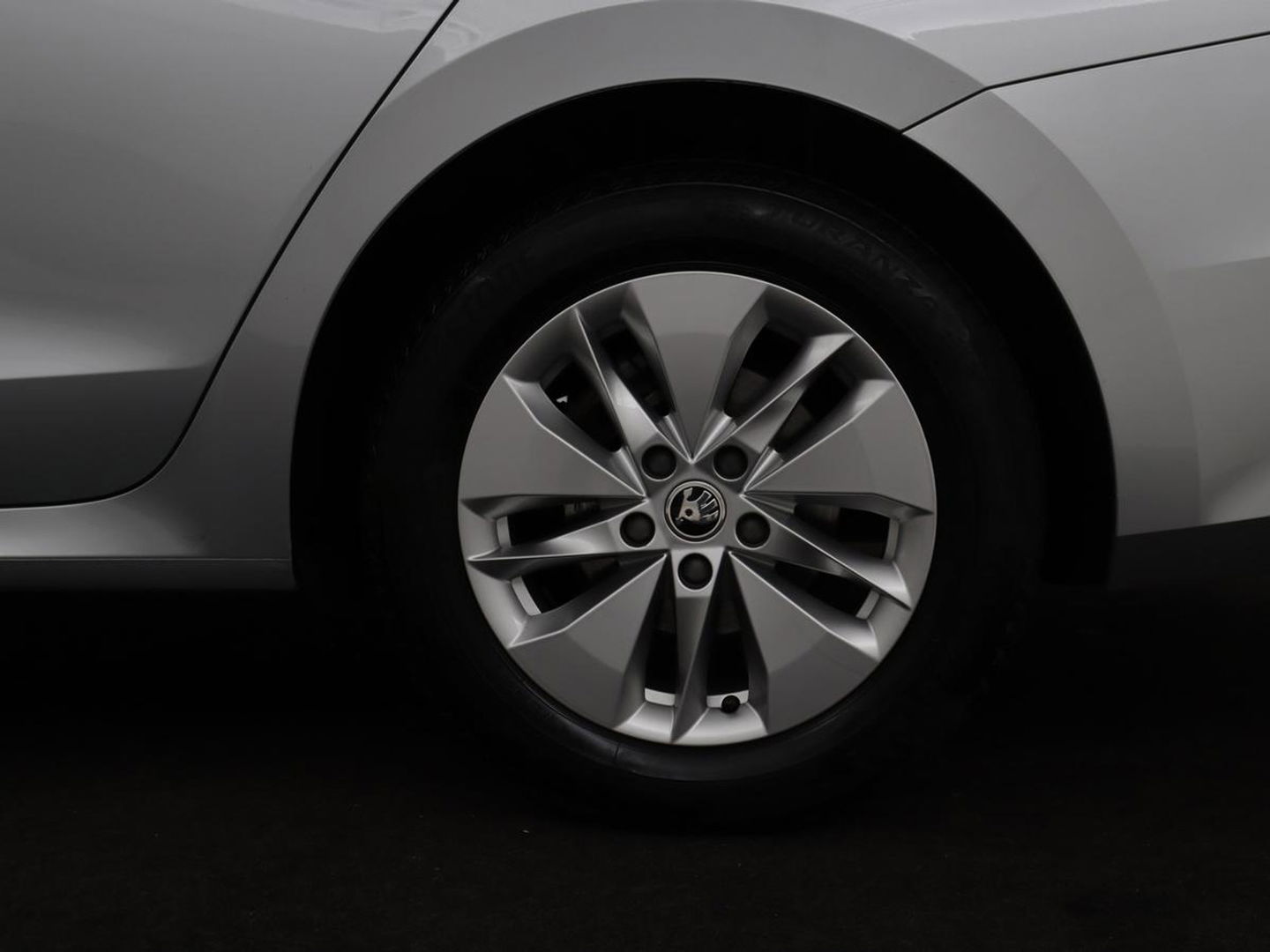 Škoda Octavia 1.5 e-TSI Business Edition | Stoelverwarming | Trekhaak | Keyless | Carplay | Navigatie | Full LED | Parkeerhulp | Digital Cockpit | Climate control | Cruise control