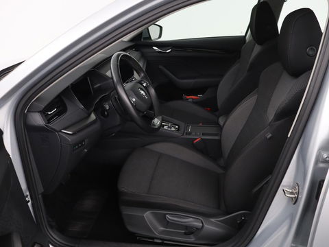 Škoda Octavia 1.5 e-TSI Business Edition | Stoelverwarming | Trekhaak | Keyless | Carplay | Navigatie | Full LED | Parkeerhulp | Digital Cockpit | Climate control | Cruise control