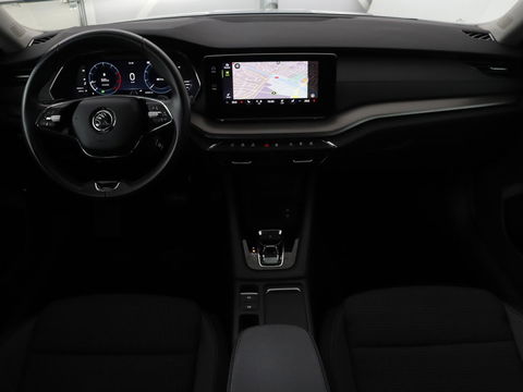 Škoda Octavia 1.5 e-TSI Business Edition | Stoelverwarming | Trekhaak | Keyless | Carplay | Navigatie | Full LED | Parkeerhulp | Digital Cockpit | Climate control | Cruise control