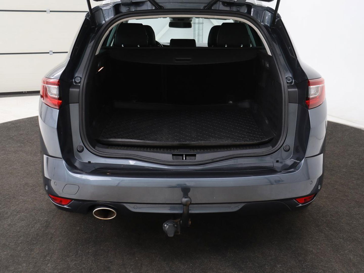 Renault Mégane 1.3 TCe Bose | Leder | Massage | Trekhaak | Carplay | Camera | Climate control | Keyless | Navigatie | Cruise control | DAB