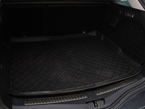 Renault Mégane 1.3 TCe Bose | Leder | Massage | Trekhaak | Carplay | Camera | Climate control | Keyless | Navigatie | Cruise control | DAB