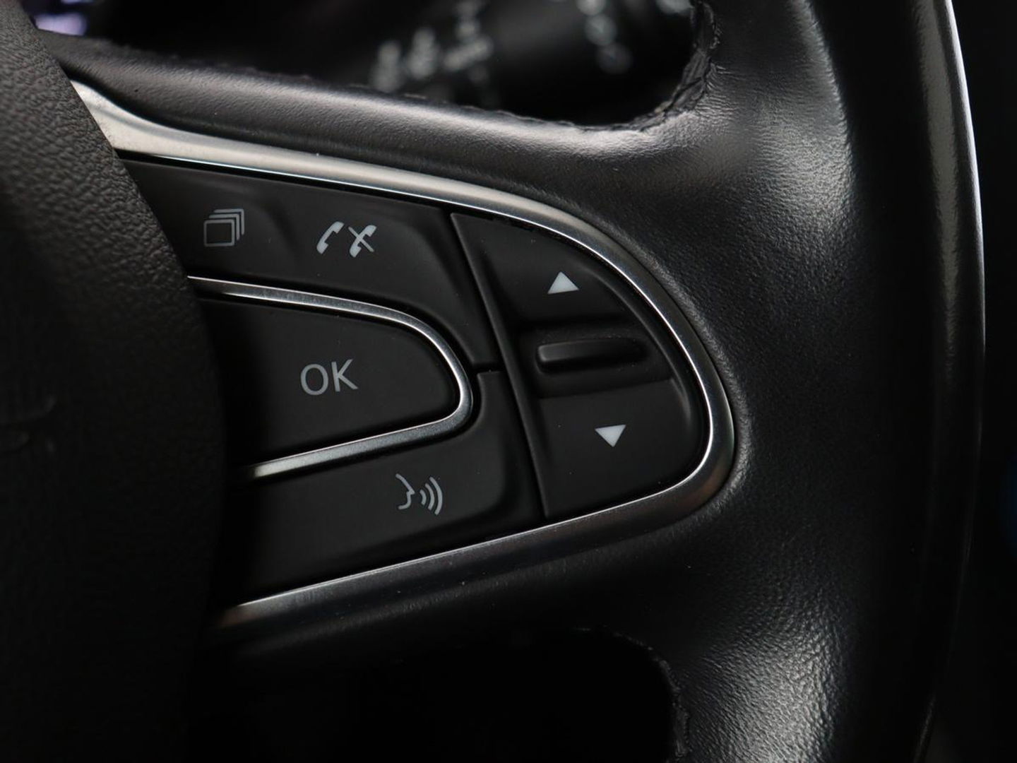 Renault Mégane 1.3 TCe Bose | Leder | Massage | Trekhaak | Carplay | Camera | Climate control | Keyless | Navigatie | Cruise control | DAB