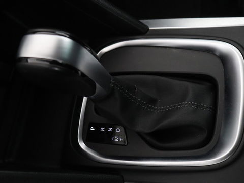 Renault Mégane 1.3 TCe Bose | Leder | Massage | Trekhaak | Carplay | Camera | Climate control | Keyless | Navigatie | Cruise control | DAB