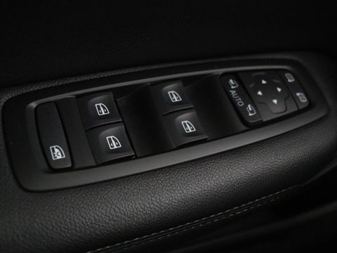 Renault Mégane 1.3 TCe Bose | Leder | Massage | Trekhaak | Carplay | Camera | Climate control | Keyless | Navigatie | Cruise control | DAB