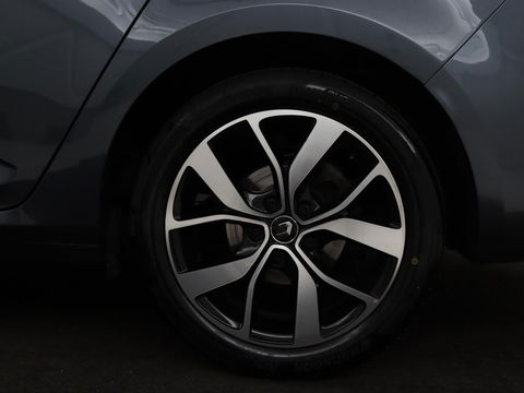 Renault Mégane 1.3 TCe Bose | Leder | Massage | Trekhaak | Carplay | Camera | Climate control | Keyless | Navigatie | Cruise control | DAB