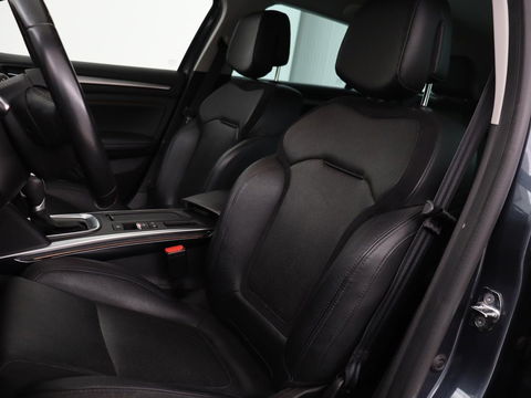 Renault Mégane 1.3 TCe Bose | Leder | Massage | Trekhaak | Carplay | Camera | Climate control | Keyless | Navigatie | Cruise control | DAB