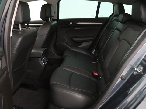 Renault Mégane 1.3 TCe Bose | Leder | Massage | Trekhaak | Carplay | Camera | Climate control | Keyless | Navigatie | Cruise control | DAB