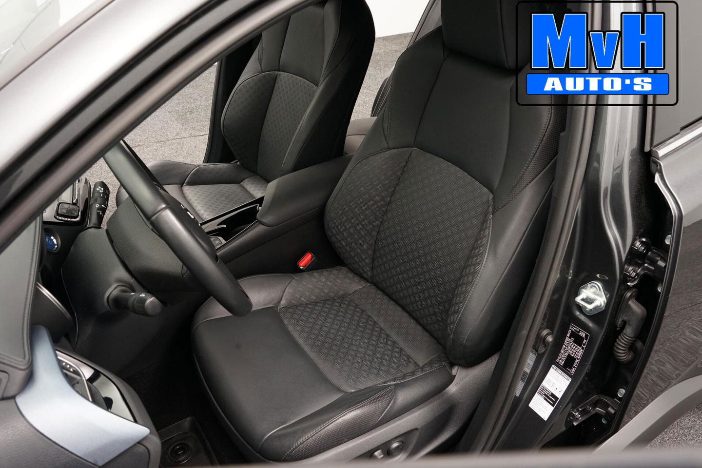 Toyota C-HR 1.8 Hybrid Dynamic|LEER|CAMERA|LED|CARPLAY|LUXE!