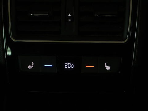 Škoda Superb Combi 1.4 TSI iV Laurin & Klement | Panoramadak | Leder | Trekhaak | Adaptive cruise | Stoelverwarming | Canton Sound |