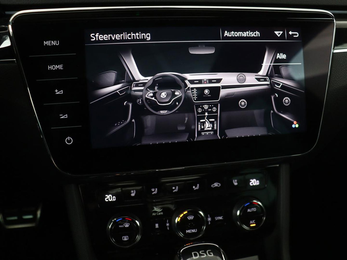 Škoda Superb Combi 1.4 TSI iV Laurin & Klement | Panoramadak | Leder | Trekhaak | Adaptive cruise | Stoelverwarming | Canton Sound |
