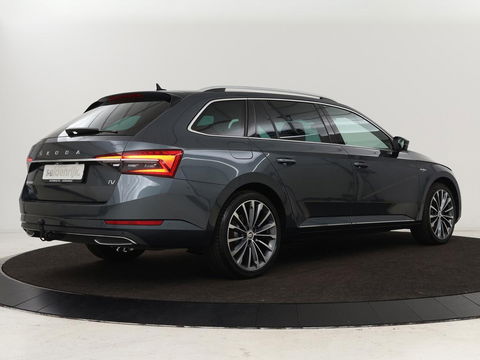 Škoda Superb Combi 1.4 TSI iV Laurin & Klement | Panoramadak | Leder | Trekhaak | Adaptive cruise | Stoelverwarming | Canton Sound |