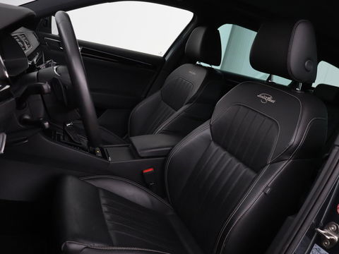 Škoda Superb Combi 1.4 TSI iV Laurin & Klement | Panoramadak | Leder | Trekhaak | Adaptive cruise | Stoelverwarming | Canton Sound |