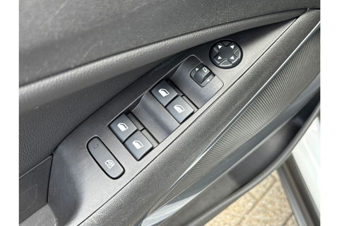 Opel Crossland 1.2 TURBO ELEGANCE AUTOMAAT 130PK AIRCO NAVI PDC.