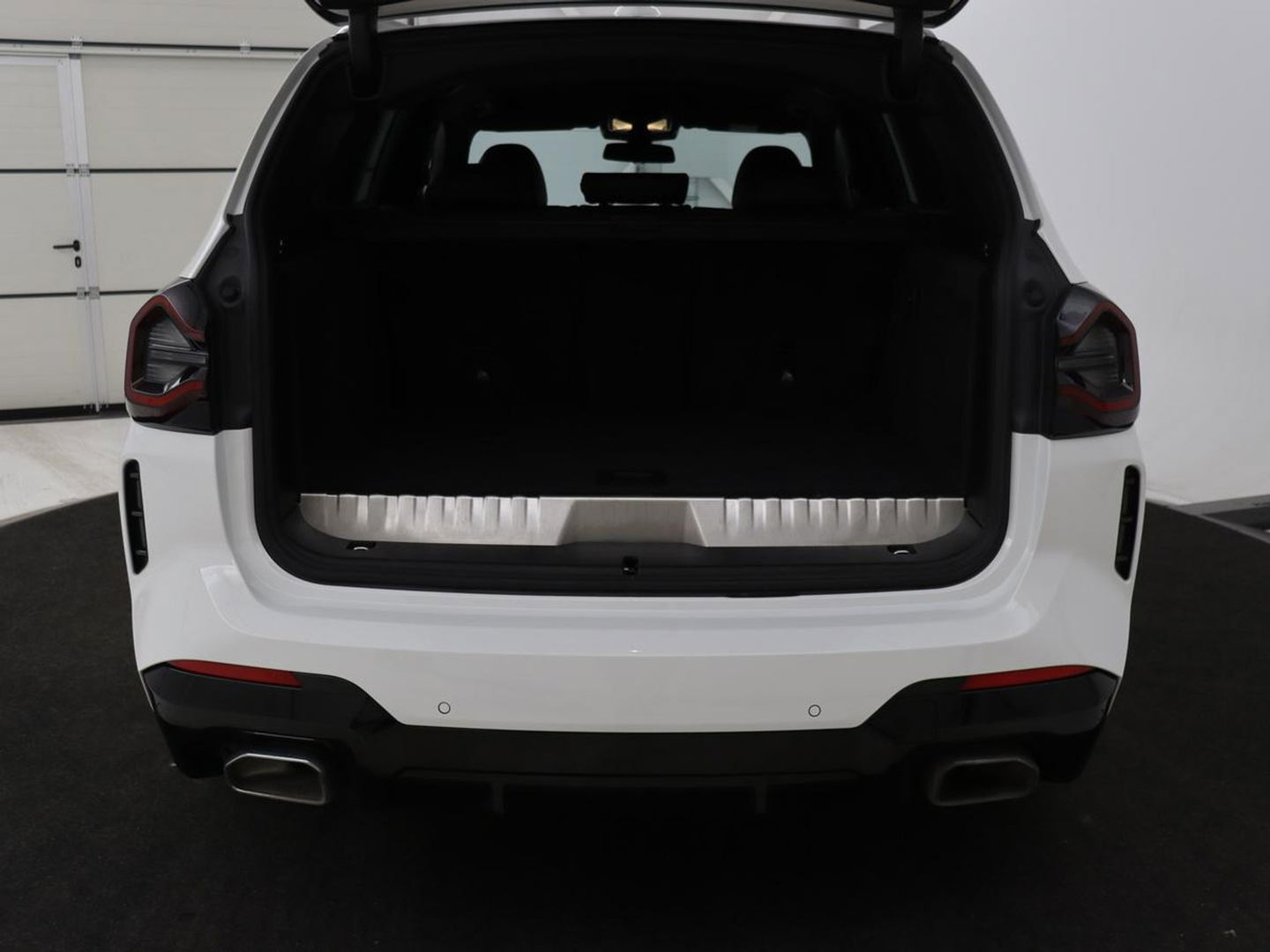 BMW X3 xDrive30e M-Sport | Leder | Adaptive cruise | Stoel & stuurverwarming | Carplay | Camera | Sportstoelen | Live Cockpit | Full LED | Navigatie