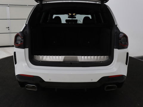 BMW X3 xDrive30e M-Sport | Leder | Adaptive cruise | Stoel & stuurverwarming | Carplay | Camera | Sportstoelen | Live Cockpit | Full LED | Navigatie