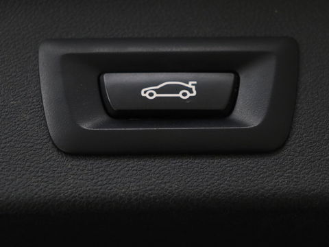 BMW X3 xDrive30e M-Sport | Leder | Adaptive cruise | Stoel & stuurverwarming | Carplay | Camera | Sportstoelen | Live Cockpit | Full LED | Navigatie