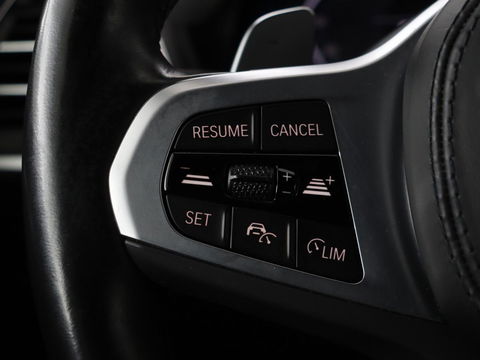BMW X3 xDrive30e M-Sport | Leder | Adaptive cruise | Stoel & stuurverwarming | Carplay | Camera | Sportstoelen | Live Cockpit | Full LED | Navigatie