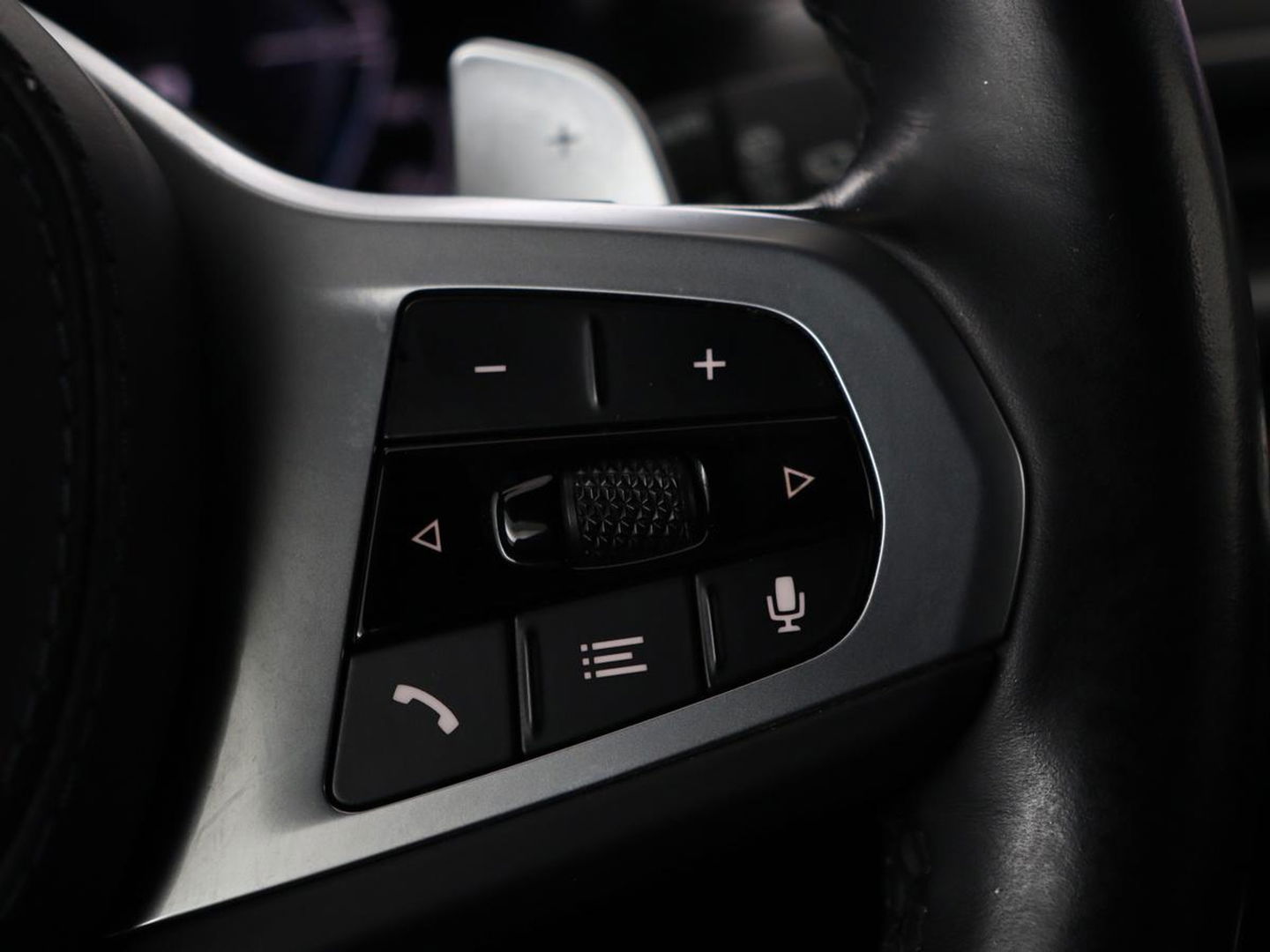 BMW X3 xDrive30e M-Sport | Leder | Adaptive cruise | Stoel & stuurverwarming | Carplay | Camera | Sportstoelen | Live Cockpit | Full LED | Navigatie