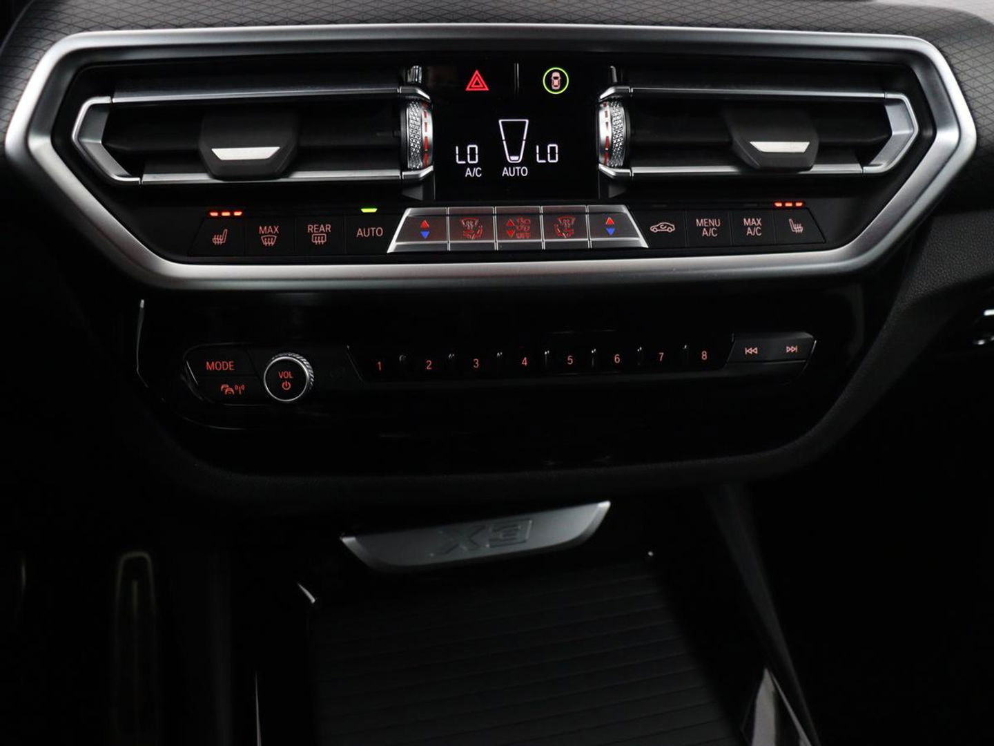 BMW X3 xDrive30e M-Sport | Leder | Adaptive cruise | Stoel & stuurverwarming | Carplay | Camera | Sportstoelen | Live Cockpit | Full LED | Navigatie