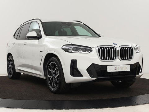 BMW X3 xDrive30e M-Sport | Leder | Adaptive cruise | Stoel & stuurverwarming | Carplay | Camera | Sportstoelen | Live Cockpit | Full LED | Navigatie