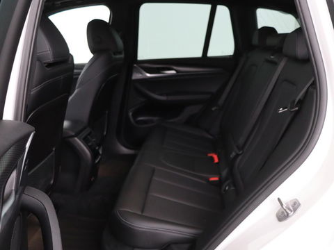 BMW X3 xDrive30e M-Sport | Leder | Adaptive cruise | Stoel & stuurverwarming | Carplay | Camera | Sportstoelen | Live Cockpit | Full LED | Navigatie