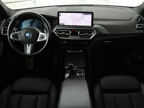 BMW X3 xDrive30e M-Sport | Leder | Adaptive cruise | Stoel & stuurverwarming | Carplay | Camera | Sportstoelen | Live Cockpit | Full LED | Navigatie