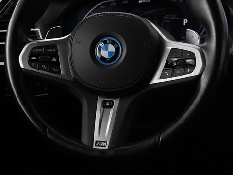 BMW X3 xDrive30e M-Sport | Leder | Adaptive cruise | Stoel & stuurverwarming | Carplay | Camera | Sportstoelen | Live Cockpit | Full LED | Navigatie