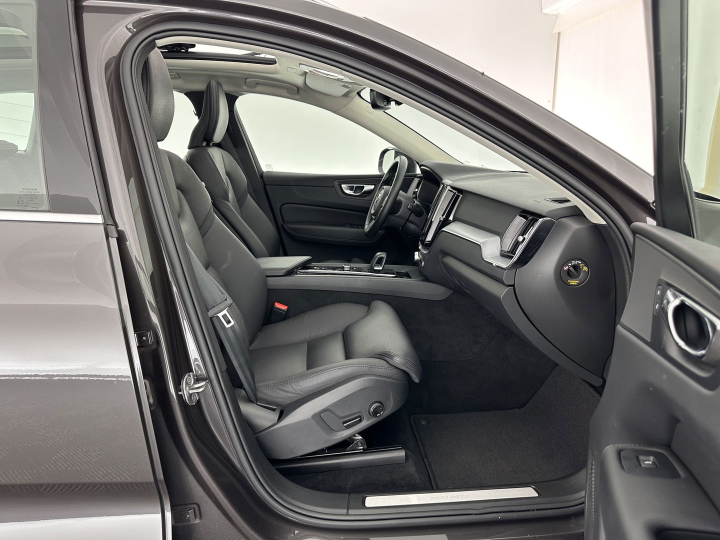 Volvo XC60 2.0 T6 Plug-in hybrid AWD Inscription Expression (INCL. BTW)  AUT. *LEATHER | PANO | PLUG-IN | LED*