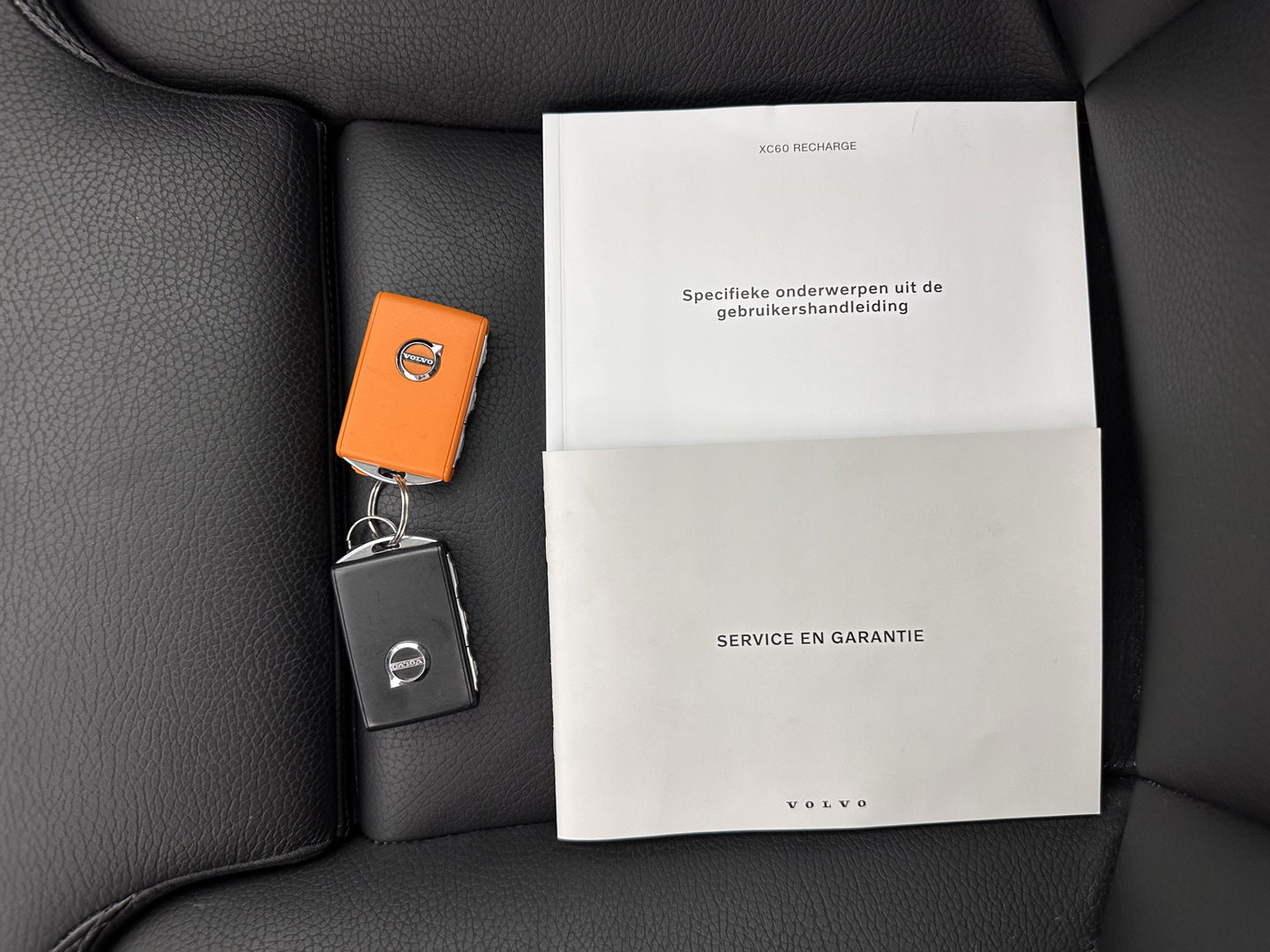 Volvo XC60 2.0 T6 Plug-in hybrid AWD Inscription Expression (INCL. BTW)  AUT. *LEATHER | PANO | PLUG-IN | LED*