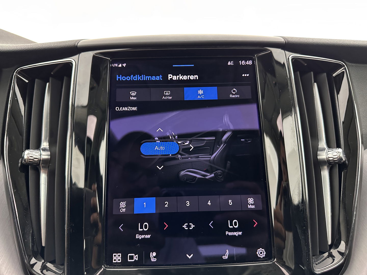 Volvo XC60 2.0 T6 Plug-in hybrid AWD Inscription Expression (INCL. BTW)  AUT. *LEATHER | PANO | PLUG-IN | LED*