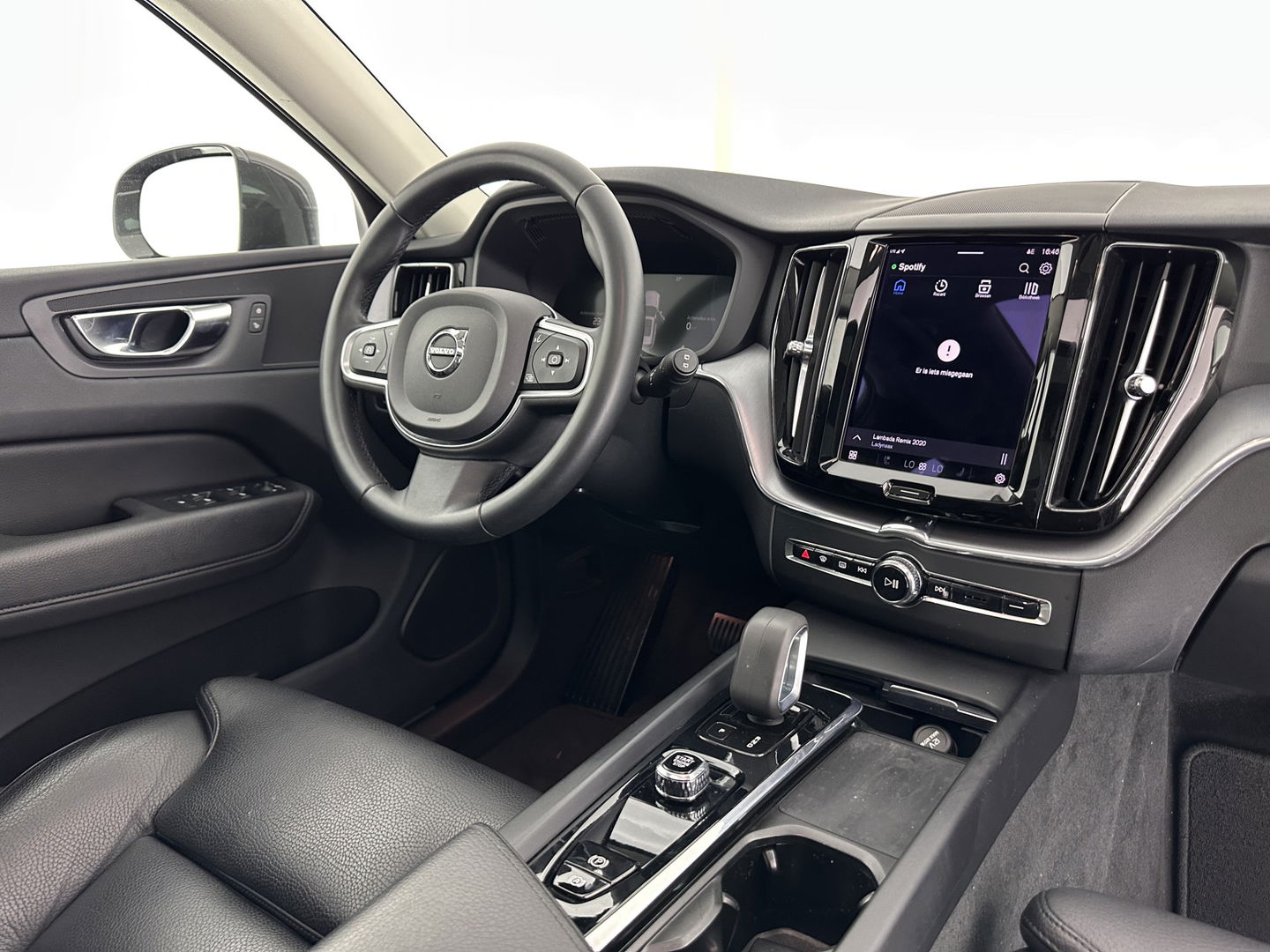 Volvo XC60 2.0 T6 Plug-in hybrid AWD Inscription Expression (INCL. BTW)  AUT. *LEATHER | PANO | PLUG-IN | LED*