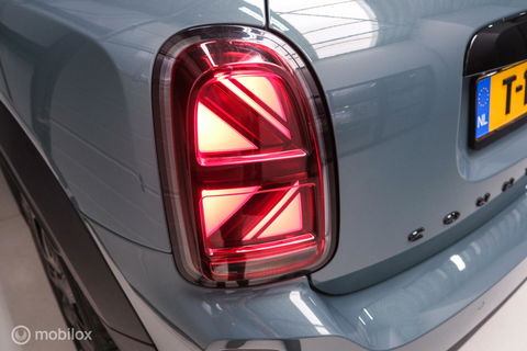 MINI Countryman 1.5 Cooper Sage Green | Panorama | Leder | Stoel en stuurwiel verwarming | Adaptive cruise | Clima | Apple carplay | LED | Deale
