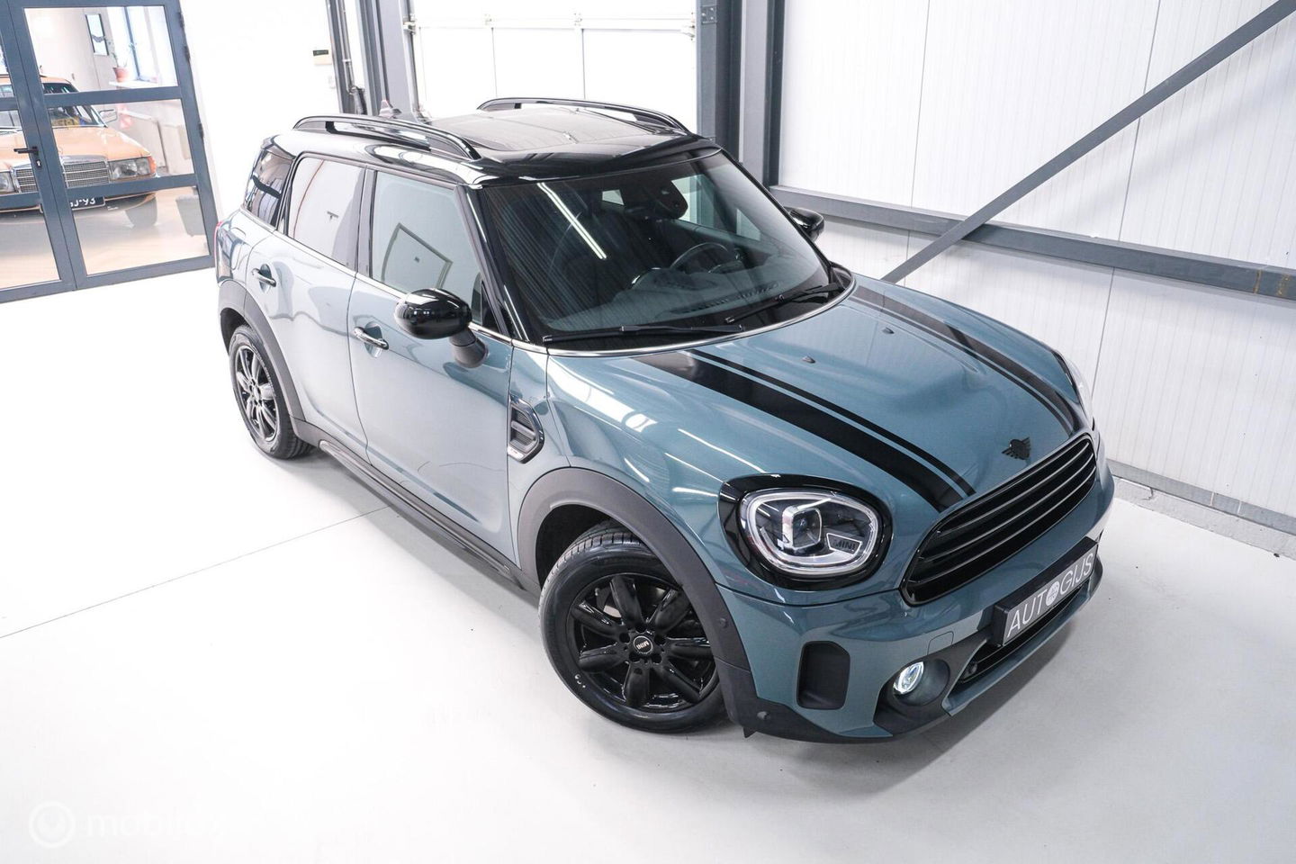 MINI Countryman 1.5 Cooper Sage Green | Panorama | Leder | Stoel en stuurwiel verwarming | Adaptive cruise | Clima | Apple carplay | LED | Deale