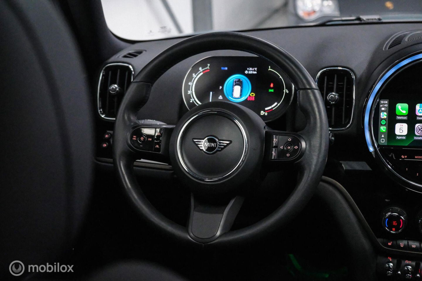MINI Countryman 1.5 Cooper Sage Green | Panorama | Leder | Stoel en stuurwiel verwarming | Adaptive cruise | Clima | Apple carplay | LED | Deale