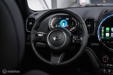 MINI Countryman 1.5 Cooper Sage Green | Panorama | Leder | Stoel en stuurwiel verwarming | Adaptive cruise | Clima | Apple carplay | LED | Deale