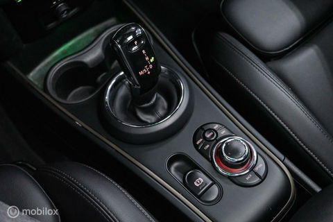 MINI Countryman 1.5 Cooper Sage Green | Panorama | Leder | Stoel en stuurwiel verwarming | Adaptive cruise | Clima | Apple carplay | LED | Deale