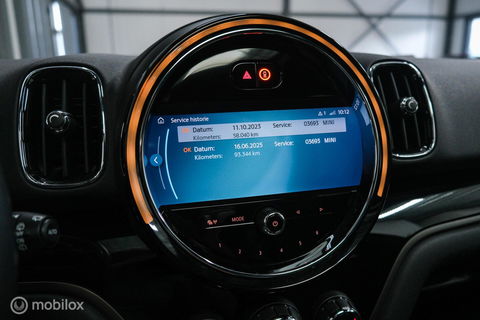 MINI Countryman 1.5 Cooper Sage Green | Panorama | Leder | Stoel en stuurwiel verwarming | Adaptive cruise | Clima | Apple carplay | LED | Deale