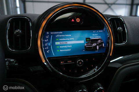 MINI Countryman 1.5 Cooper Sage Green | Panorama | Leder | Stoel en stuurwiel verwarming | Adaptive cruise | Clima | Apple carplay | LED | Deale
