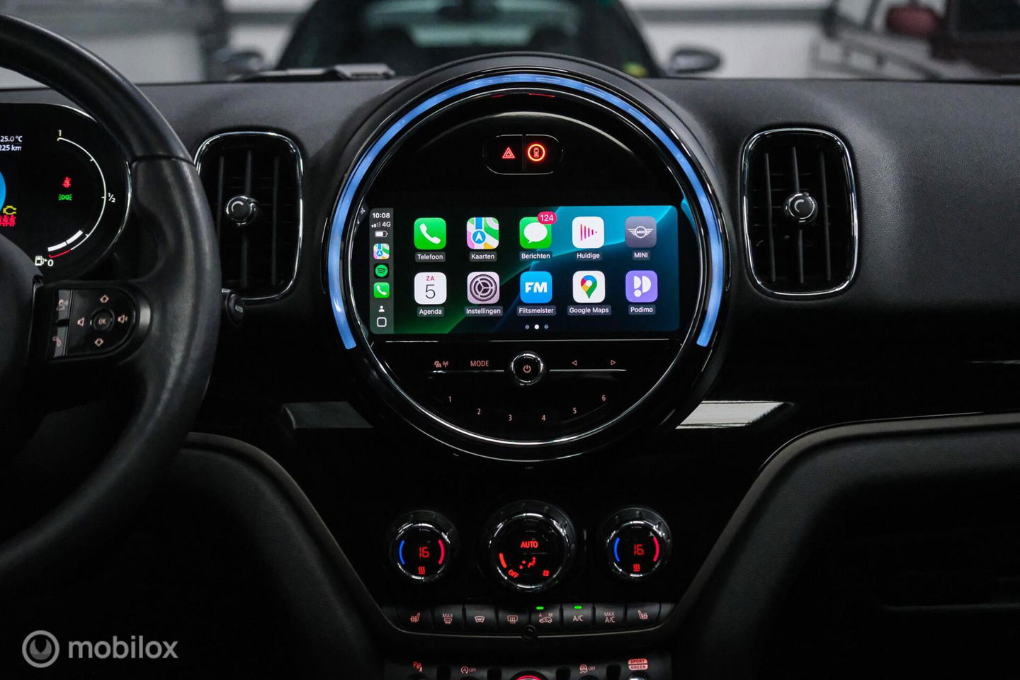 MINI Countryman 1.5 Cooper Sage Green | Panorama | Leder | Stoel en stuurwiel verwarming | Adaptive cruise | Clima | Apple carplay | LED | Deale