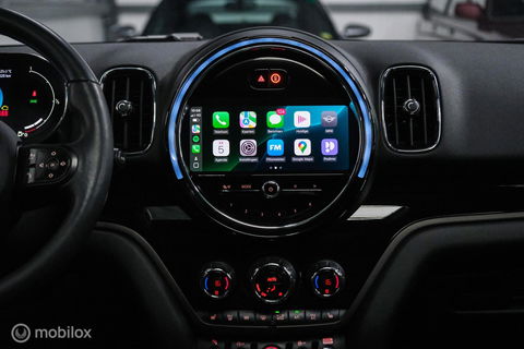 MINI Countryman 1.5 Cooper Sage Green | Panorama | Leder | Stoel en stuurwiel verwarming | Adaptive cruise | Clima | Apple carplay | LED | Deale