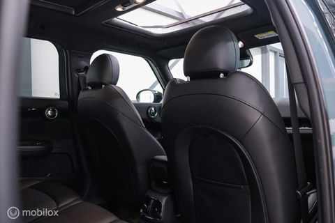 MINI Countryman 1.5 Cooper Sage Green | Panorama | Leder | Stoel en stuurwiel verwarming | Adaptive cruise | Clima | Apple carplay | LED | Deale