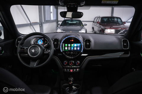 MINI Countryman 1.5 Cooper Sage Green | Panorama | Leder | Stoel en stuurwiel verwarming | Adaptive cruise | Clima | Apple carplay | LED | Deale