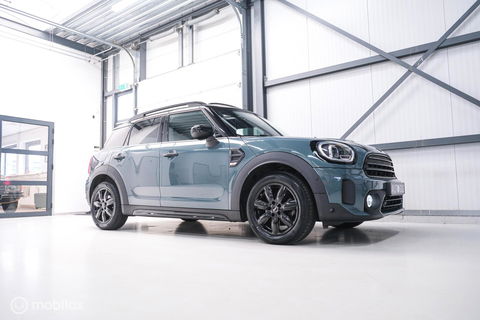 MINI Countryman 1.5 Cooper Sage Green | Panorama | Leder | Stoel en stuurwiel verwarming | Adaptive cruise | Clima | Apple carplay | LED | Deale