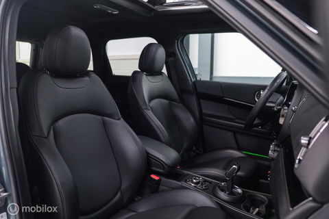 MINI Countryman 1.5 Cooper Sage Green | Panorama | Leder | Stoel en stuurwiel verwarming | Adaptive cruise | Clima | Apple carplay | LED | Deale