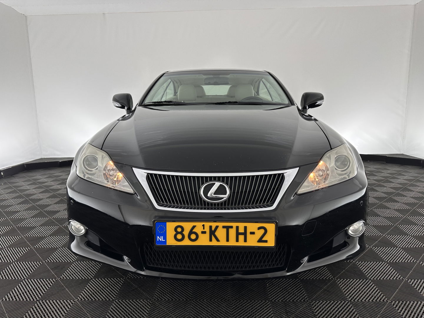 Lexus IS Cabriolet 250C Luxury AUT. * LUXURY-LEATHER | NAVI-FULLMAP | KEYLESS | PDC | SHIFT-PADDLES | CRUISE | ECC | HEATED-SEATS | CAMERA | AIRSCARF | 18''ALU *