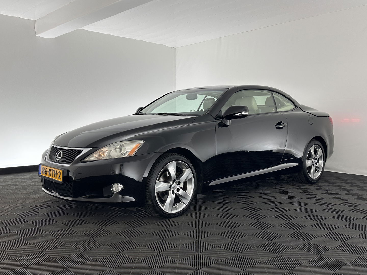 Lexus IS Cabriolet 250C Luxury AUT. * LUXURY-LEATHER | NAVI-FULLMAP | KEYLESS | PDC | SHIFT-PADDLES | CRUISE | ECC | HEATED-SEATS | CAMERA | AIRSCARF | 18''ALU *