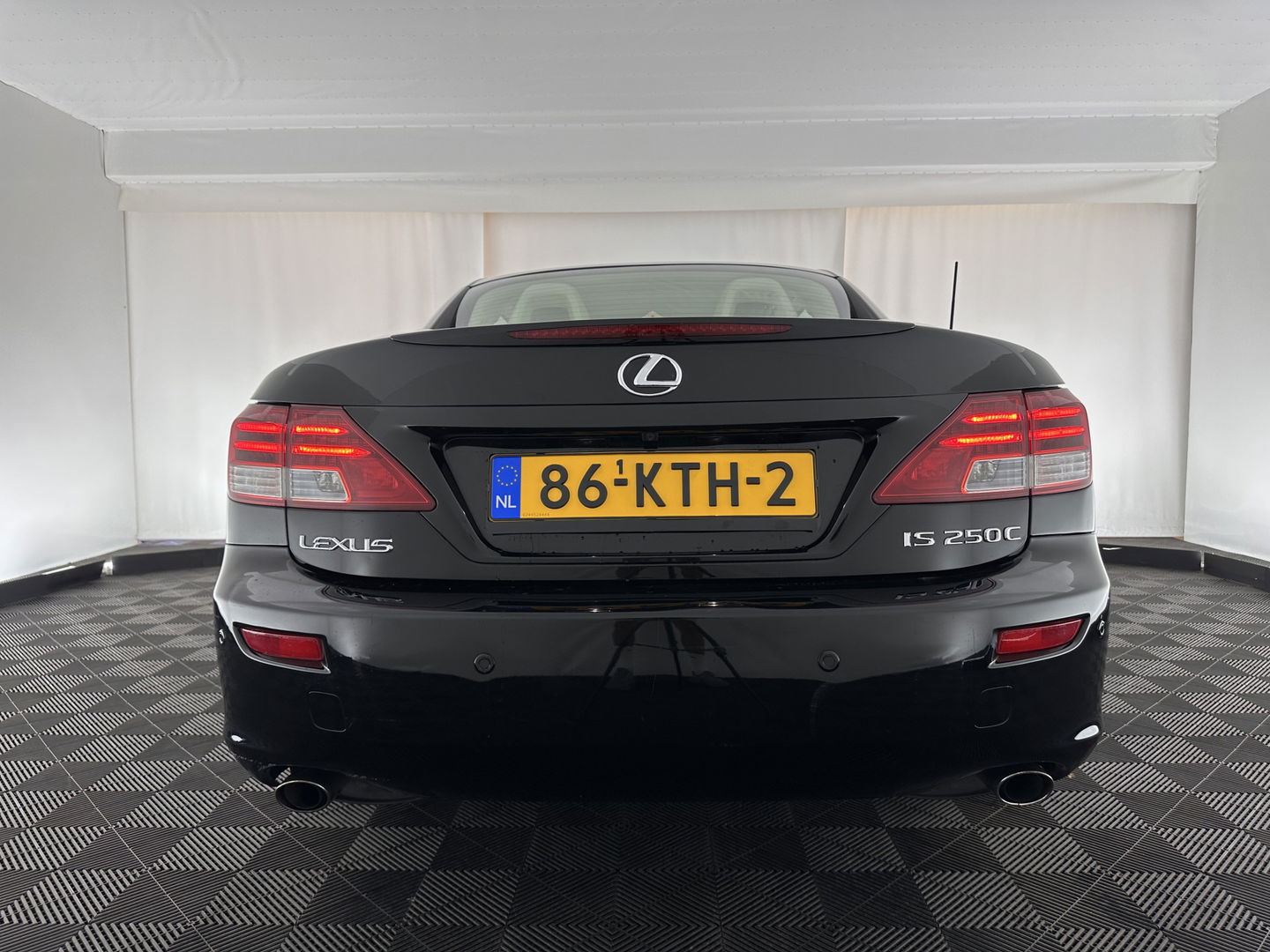 Lexus IS Cabriolet 250C Luxury AUT. * LUXURY-LEATHER | NAVI-FULLMAP | KEYLESS | PDC | SHIFT-PADDLES | CRUISE | ECC | HEATED-SEATS | CAMERA | AIRSCARF | 18''ALU *